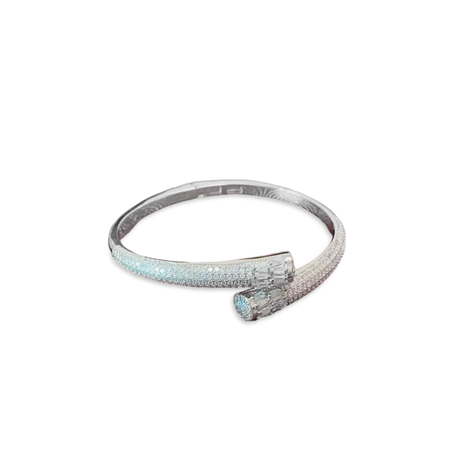 Ca*t1er juste un clou bracelet